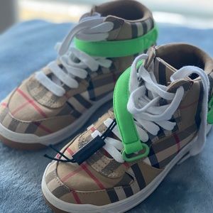 Burberry shoes